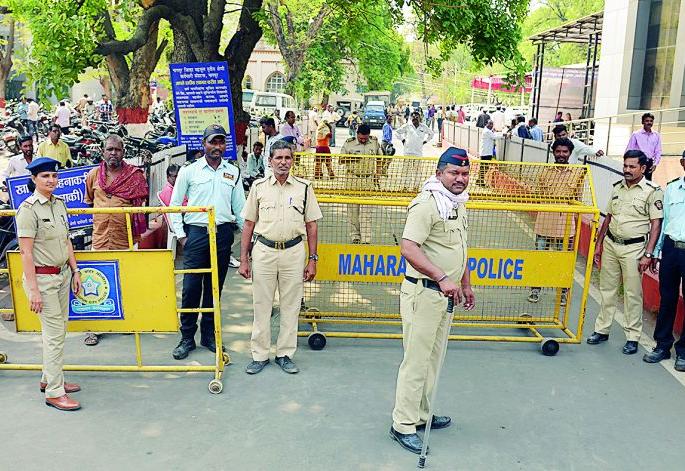 Nomination from Nagpur nine and two from Ramtek filled | नागपूरमधून नऊ तर रामटेकमधून दोघांनी भरले उमेदवारी अर्ज Nomination from Nagpur nine and two from Ramtek filled | नागपूरमधून नऊ तर रामटेकमधून दोघांनी भरले उमेदवारी अर्ज