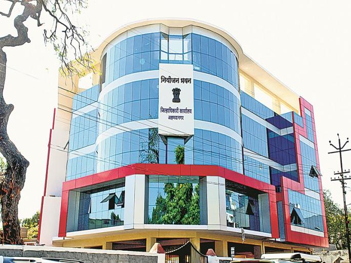 47,000 workers fight with Corona on hunger strike; Four months salary exhausted | ४७ हजार कर्मचा-यांचा उपाशीपोटी कोरोनाशी लढा; चार महिन्यांचा पगार थकला