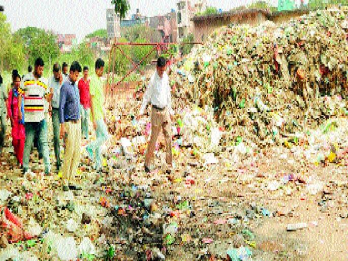 Aurangabad District Collector Dumping Ground | औरंगाबाद जिल्हाधिकारी उतरले डंपिंग ग्राऊंडवर