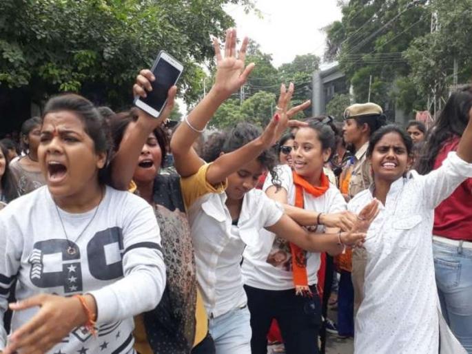 can election in college develop leadership skills or it will just create battleground | विद्यार्थी निवडणुकांनी नेतृत्वगुणांचा विकास होणार की, महाविद्यालये, विद्यापीठांचे रणांगण होणार? can election in college develop leadership skills or it will just create battleground | विद्यार्थी निवडणुकांनी नेतृत्वगुणांचा विकास होणार की, महाविद्यालये, विद्यापीठांचे रणांगण होणार?