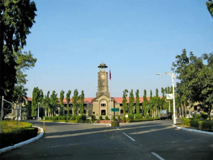 Two soldiers death and five injured in military college at dapodi | मिलिटरी कॉलेजमध्ये पूल बांधणीच्या सरावादरम्यान दोन सैनिकांचा मृत्यू , ९ जण जखमी  Two soldiers death and five injured in military college at dapodi | मिलिटरी कॉलेजमध्ये पूल बांधणीच्या सरावादरम्यान दोन सैनिकांचा मृत्यू , ९ जण जखमी