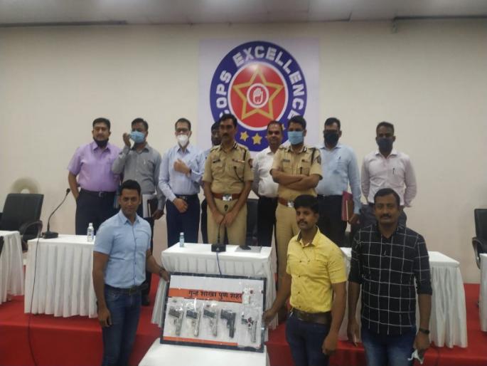 'Cobbing operation' by Pune police: 1213 criminals were killed in one night | पुणे पोलिसांकडून धडाकेबाज 'कॉबिंग ऑपरेशन': एका रात्रीत १२१३ सराईत गुन्हेगारांची झाडाझडती 'Cobbing operation' by Pune police: 1213 criminals were killed in one night | पुणे पोलिसांकडून धडाकेबाज 'कॉबिंग ऑपरेशन': एका रात्रीत १२१३ सराईत गुन्हेगारांची झाडाझडती