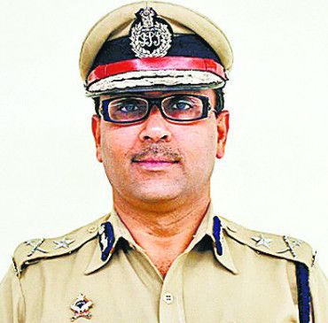 Police transfer court of commissioners: Appointment of many as per preference | आयुक्तांचा पोलीस बदली दरबार : अनेकांना पसंतीनुसार नियुक्ती Police transfer court of commissioners: Appointment of many as per preference | आयुक्तांचा पोलीस बदली दरबार : अनेकांना पसंतीनुसार नियुक्ती