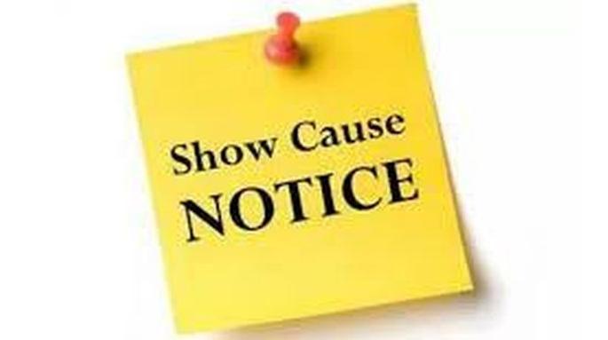 PPE kit on ‘dumping ground’; Commissioner warns of 'show cause' | 'डम्पिंग ग्राउंड'वर पीपीई किट; आयुक्तांनी बजावली 'शो कॉज'