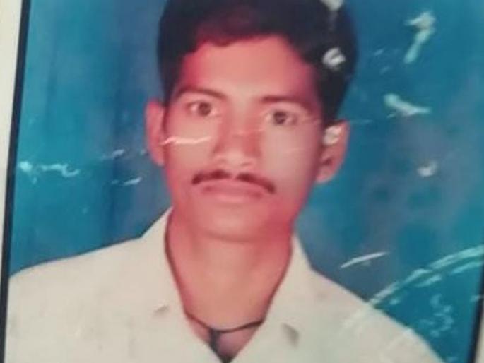 Young farmer from Goregaon commits suicide by strangulation | गोरेगावच्या युवा शेतकऱ्याची गळफास घेऊन आत्महत्या Young farmer from Goregaon commits suicide by strangulation | गोरेगावच्या युवा शेतकऱ्याची गळफास घेऊन आत्महत्या