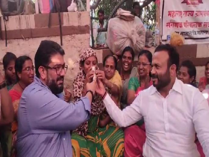 After the Chief Minister's assurance, the agitation of the computer operators in the state in Satara is called off | मुख्यमंत्र्यांकडून आश्वासन; राज्यातील संगणक परिचालकाच्या साताऱ्यातील आंदोलनाला १८ व्या दिवशी ब्रेक After the Chief Minister's assurance, the agitation of the computer operators in the state in Satara is called off | मुख्यमंत्र्यांकडून आश्वासन; राज्यातील संगणक परिचालकाच्या साताऱ्यातील आंदोलनाला १८ व्या दिवशी ब्रेक