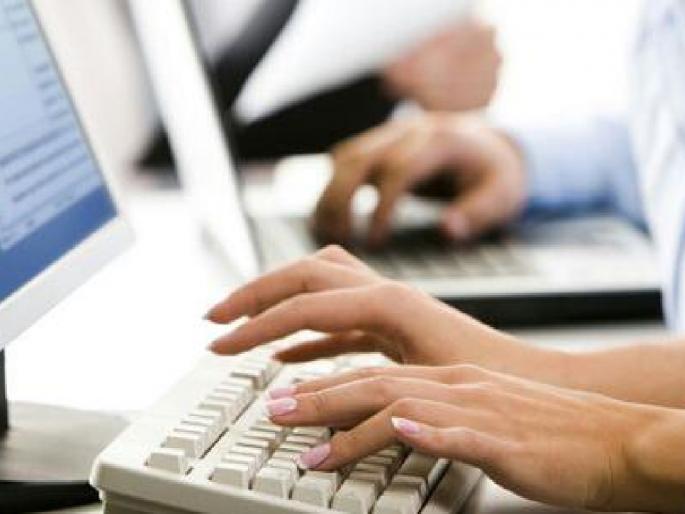 700 computer operators lost their jobs in Chhatrapati Sambhajinagar district | संस्थेचा करार संपला, छत्रपती संभाजीनगर जिल्ह्यातील ७०० संगणक परिचालकांची नोकरी गेली 700 computer operators lost their jobs in Chhatrapati Sambhajinagar district | संस्थेचा करार संपला, छत्रपती संभाजीनगर जिल्ह्यातील ७०० संगणक परिचालकांची नोकरी गेली