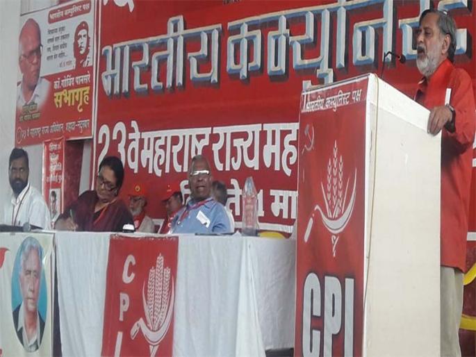 Because of social discontent, class struggle has increased | सामाजिक असंतोषामुळे वर्ग संघर्ष वाढला Because of social discontent, class struggle has increased | सामाजिक असंतोषामुळे वर्ग संघर्ष वाढला