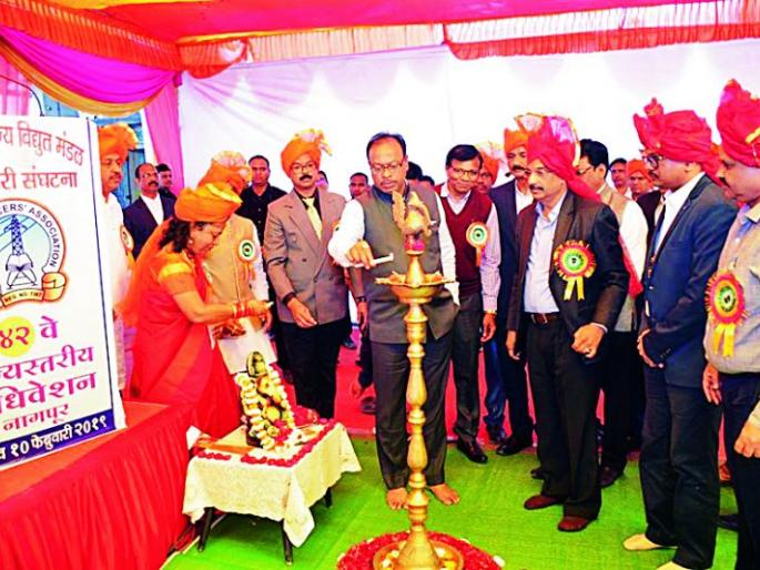 No reduction of posts, salary hike: Energy minister Bawankule | पदांची कपात नाही, पगारवाढ देणार : ऊर्जामंत्री बावनकुळे