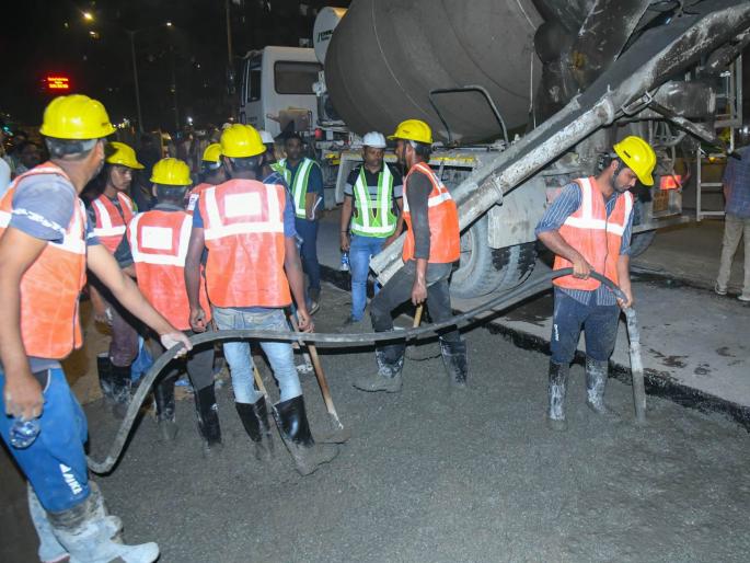 the deadline for road concreting was finally fixed in october two contractors filled the tender in mumbai | रस्ते काँक्रीटीकरणासाठी अखेर ऑक्टोबरमधील ठरला मुहूर्त, दोन कंत्राटदारांनी भरली निविदा the deadline for road concreting was finally fixed in october two contractors filled the tender in mumbai | रस्ते काँक्रीटीकरणासाठी अखेर ऑक्टोबरमधील ठरला मुहूर्त, दोन कंत्राटदारांनी भरली निविदा