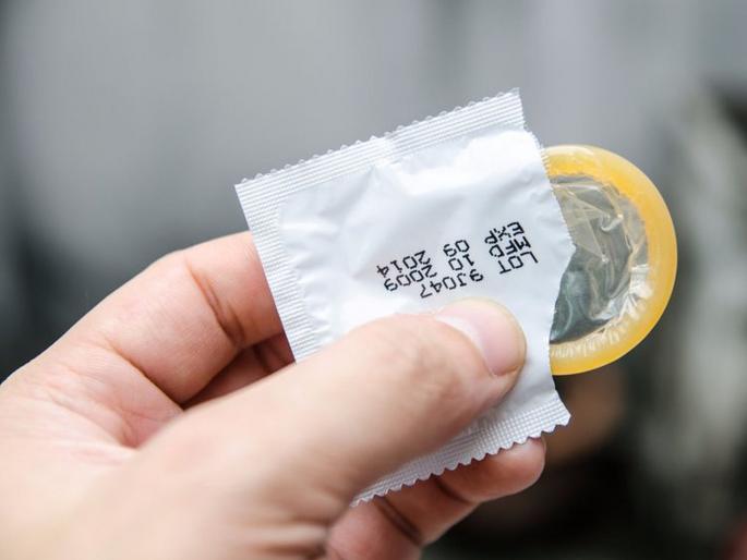 know what are the benefits Japanese condom | 'या' जपानी कंडोमची सगळीकडे होतेय चर्चा, जाणून घ्या काय आहेत फायदे know what are the benefits Japanese condom | 'या' जपानी कंडोमची सगळीकडे होतेय चर्चा, जाणून घ्या काय आहेत फायदे