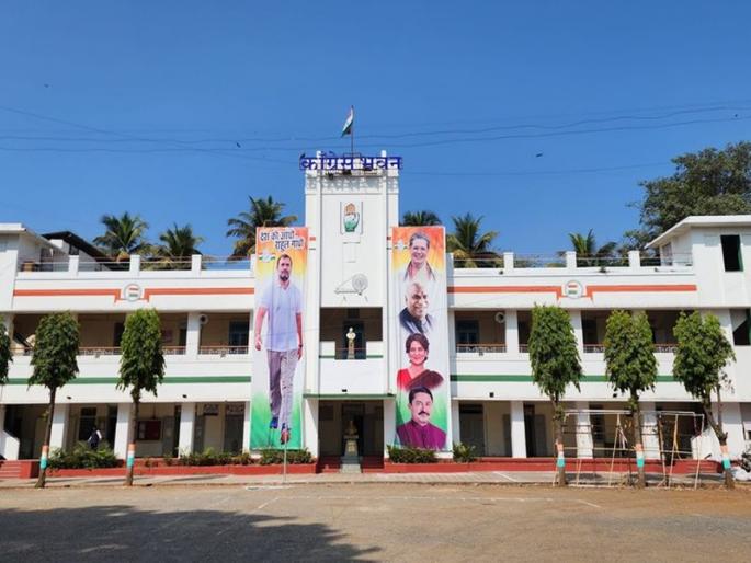 Tug of war between grandmothers and former MLAs in Congress; Embarrassment for the party leaders from the Lok Sabha constituency | Pune: काँग्रेसमध्ये आजी-माजी आमदारांमध्ये रस्सीखेच; लोकसभा मतदारसंघावरून पक्षश्रेष्ठींपुढेही पेच Tug of war between grandmothers and former MLAs in Congress; Embarrassment for the party leaders from the Lok Sabha constituency | Pune: काँग्रेसमध्ये आजी-माजी आमदारांमध्ये रस्सीखेच; लोकसभा मतदारसंघावरून पक्षश्रेष्ठींपुढेही पेच