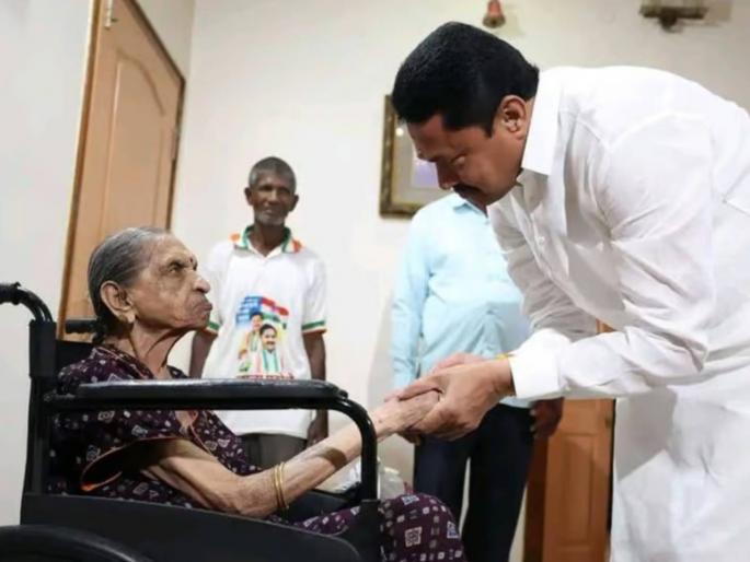 Nana Patole mourns the death of his mother, Meerabai Patole passes away; 2 funerals to be held | नाना पटोले यांना मातृशोक, मीराबाई पटोले यांचे निधन; २ वाजता अंत्यसंस्कार होणार