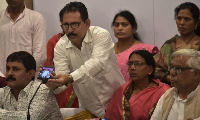 BJP insults women sarpanch: Bagde | भाजपने महिला सरपंचाचा अपमान केला : बागडे BJP insults women sarpanch: Bagde | भाजपने महिला सरपंचाचा अपमान केला : बागडे