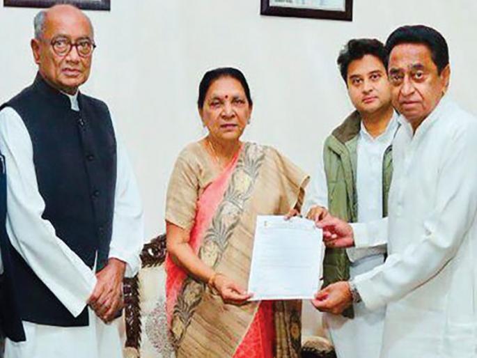 Congress' majority conferment of majority; But, work with a vacant safe | मध्य प्रदेशात काँग्रेसचे बहुमताचे गणित जमले; पण, रिकामी तिजोरी घेऊन करावे लागेल काम Congress' majority conferment of majority; But, work with a vacant safe | मध्य प्रदेशात काँग्रेसचे बहुमताचे गणित जमले; पण, रिकामी तिजोरी घेऊन करावे लागेल काम