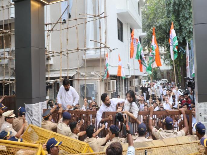 'Take action against those responsible for the death of engineer Anandu Aji in Kerala', Youth Congress protests against the RSS in Mumbai | ‘केरळमधील इंजिनियर आंनदू अजि यांच्या मृत्यूस जबाबदार लोकांवर कारवाई करा’, युवक काँग्रेसचं संघाविरोधात मुंबईत आंदोलन  