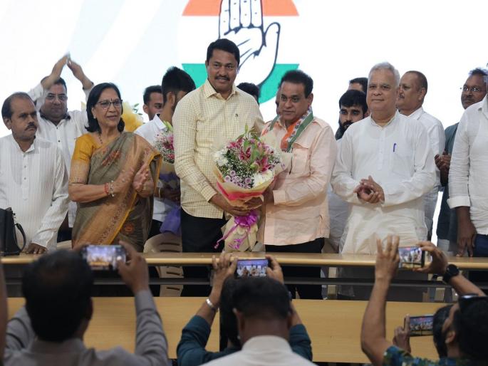 Nashik, BJP in Kalyan, Shiv Sena shock Shinde group; Entry of former corporators and office bearers into Congress | नाशिक, कल्याणमध्ये भाजपा, शिवसेना शिंदे गटाला धक्का; माजी नगरसेवक व पदाधिकाऱ्यांचा काँग्रेसमध्ये प्रवेश Nashik, BJP in Kalyan, Shiv Sena shock Shinde group; Entry of former corporators and office bearers into Congress | नाशिक, कल्याणमध्ये भाजपा, शिवसेना शिंदे गटाला धक्का; माजी नगरसेवक व पदाधिकाऱ्यांचा काँग्रेसमध्ये प्रवेश