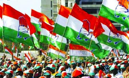 In the Congress, 'Aakrash' in front of the moon face a face-to-face | काँग्रेसमध्येच ‘आक्रोश’ चंद्रपुरात आमने-सामने