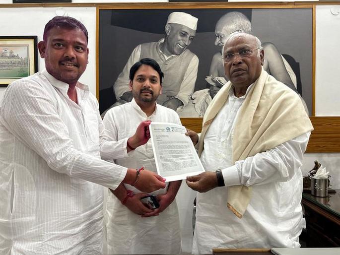 Lok Sabha Election Results - Independent MP from Sangli Vishal Patil supports Congress | काँग्रेसच्या खासदारांचं शतक पूर्ण.! ठाकरेंची मशाल पाडून विशाल काँग्रेसमध्ये दाखल