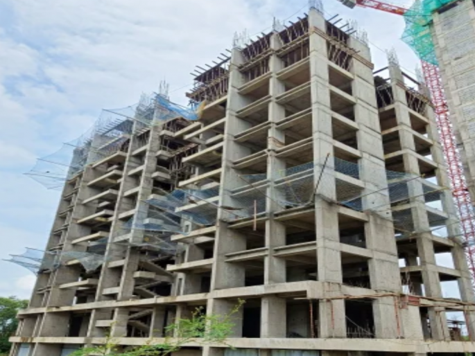 Who will give shelter to these houses? Construction of around half a lakh houses has stopped | या घरांना कोणी आसरा देणार का आसरा? सुमारे सव्वा लाख घरांची निर्मिती ठप्प Who will give shelter to these houses? Construction of around half a lakh houses has stopped | या घरांना कोणी आसरा देणार का आसरा? सुमारे सव्वा लाख घरांची निर्मिती ठप्प