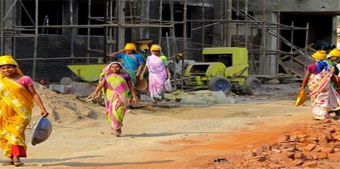 Construction workers will get the benefits of various schemes | बांधकाम कामगारांना मिळणार विविध योजनांचा लाभ