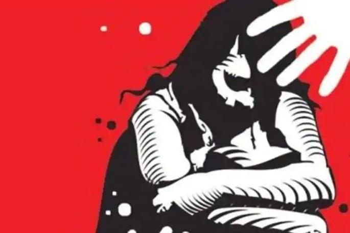 Contractor in Nagpur sexually exploited | नागपुरात कंत्राटदाराने केले लैंगिक शोषण Contractor in Nagpur sexually exploited | नागपुरात कंत्राटदाराने केले लैंगिक शोषण