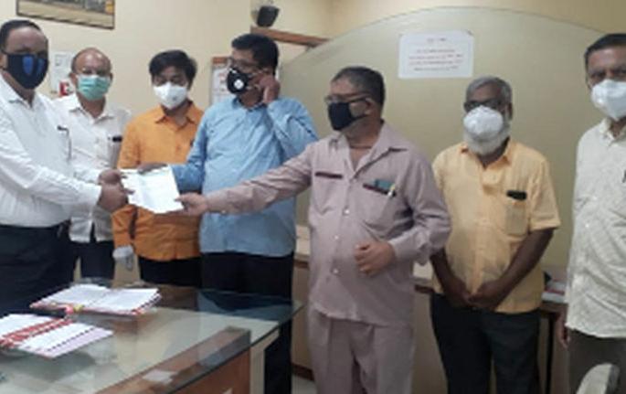 Contractors oppose new name registration | नव्याने नाव नोंदणीला कंत्राटदारांचा विरोध Contractors oppose new name registration | नव्याने नाव नोंदणीला कंत्राटदारांचा विरोध