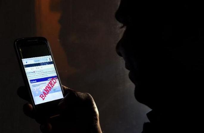 A case has been registered against two persons who posted a controversial post on social media | सोशल मीडियावर वादग्रस्त पोस्ट प्रसारित करणाऱ्या ११ जणांविरुद्ध गुन्हा दाखल A case has been registered against two persons who posted a controversial post on social media | सोशल मीडियावर वादग्रस्त पोस्ट प्रसारित करणाऱ्या ११ जणांविरुद्ध गुन्हा दाखल