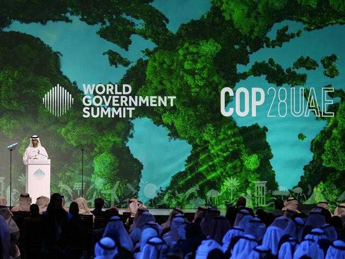 Cop28: The thief is the only one who can be beaten! | कॉप २८ : चोरालाच कोतवाल करण्याची शक्कल! Cop28: The thief is the only one who can be beaten! | कॉप २८ : चोरालाच कोतवाल करण्याची शक्कल!