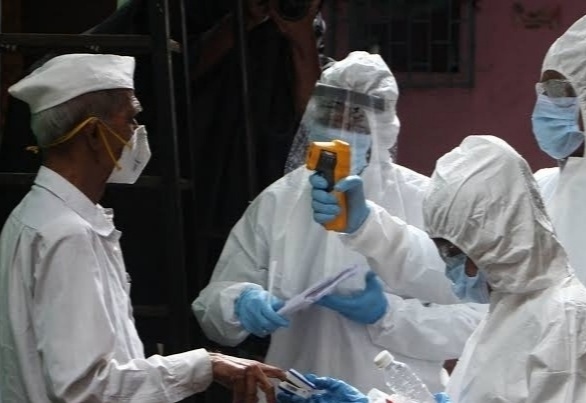 Corona virus Pune : Comfort! Corona out from 1106 villages in pune district; 31 villages prevent the corona on the border | Corona virus Pune : दिलासा! पुणे जिल्ह्यातील ११०६ गावांतून कोरोना हद्दपार; ३१ गावांनी कोरोनाला रोखले वेशीवर Corona virus Pune : Comfort! Corona out from 1106 villages in pune district; 31 villages prevent the corona on the border | Corona virus Pune : दिलासा! पुणे जिल्ह्यातील ११०६ गावांतून कोरोना हद्दपार; ३१ गावांनी कोरोनाला रोखले वेशीवर