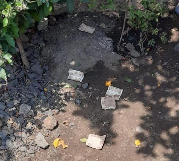 Rumors spread over moist notes found in Nagpur | नागपुरात ओलसर नोटा सापडल्याने अफवा पसरली Rumors spread over moist notes found in Nagpur | नागपुरात ओलसर नोटा सापडल्याने अफवा पसरली