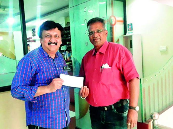 CoronaVirus in Nagpur: 14 lakh collected by lawyers to help the needy | CoronaVirus in Nagpur : गरजूंच्या मदतीसाठी वकिलांकडून १४ लाख गोळा  CoronaVirus in Nagpur: 14 lakh collected by lawyers to help the needy | CoronaVirus in Nagpur : गरजूंच्या मदतीसाठी वकिलांकडून १४ लाख गोळा