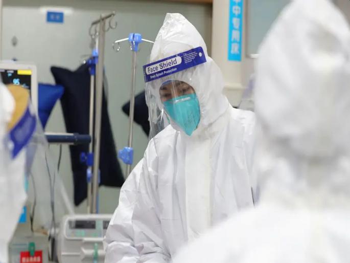 CoronaVirus : Lack of safety kits at St. George's Hospital; Health care patient care at risk vrd | CoronaVirus : सेंट जाॅर्ज रुग्णालयात सुरक्षा किट्सचा अभाव; जीव धोक्यात घालून आरोग्य कर्मचाऱ्यांची रुग्णसेवा CoronaVirus : Lack of safety kits at St. George's Hospital; Health care patient care at risk vrd | CoronaVirus : सेंट जाॅर्ज रुग्णालयात सुरक्षा किट्सचा अभाव; जीव धोक्यात घालून आरोग्य कर्मचाऱ्यांची रुग्णसेवा