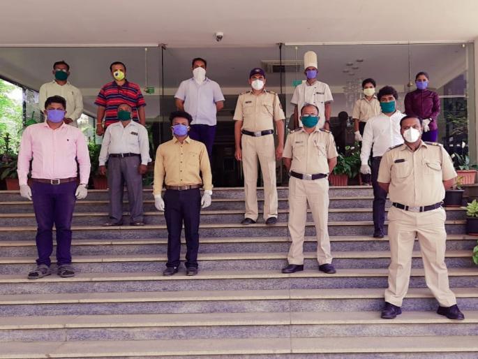 CoronaVirus : Three Star Hotel in Kolhapur opens for corona patients vrd | CoronaVirus : कोल्हापुरातील थ्री स्टार हॉटेल कोरोनाबाधित रुग्णांसाठी खुलं; सिद्धार्थ शिंदेंचं असंही समाजकार्य CoronaVirus : Three Star Hotel in Kolhapur opens for corona patients vrd | CoronaVirus : कोल्हापुरातील थ्री स्टार हॉटेल कोरोनाबाधित रुग्णांसाठी खुलं; सिद्धार्थ शिंदेंचं असंही समाजकार्य