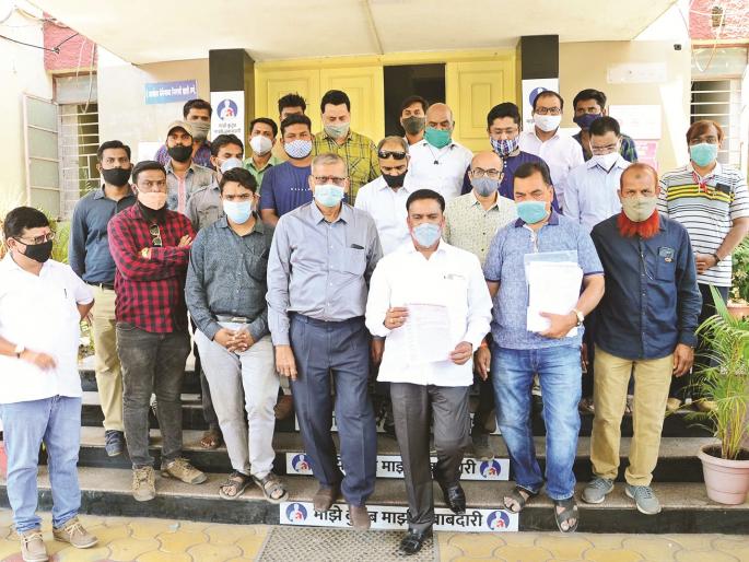 'We run out of patience'; Traders sought permission for mass self-immolation in protest of the ban | 'आमची सहनशिलता संपली'; निर्बंधाच्या विरोधात व्यापाऱ्यांनी मागितली सामूहिक आत्मदहनाची परवानगी 'We run out of patience'; Traders sought permission for mass self-immolation in protest of the ban | 'आमची सहनशिलता संपली'; निर्बंधाच्या विरोधात व्यापाऱ्यांनी मागितली सामूहिक आत्मदहनाची परवानगी