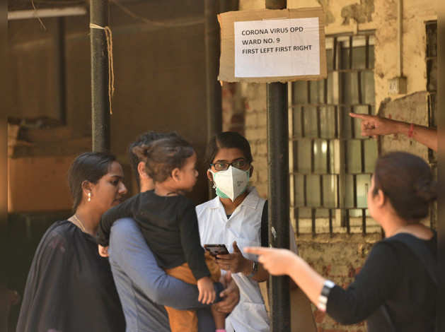 Coronavirus: Coronavirus Cases In Maharashtra 50 Percent Of Covid19 Patients Aged Between 31 To 50 pnm | Coronavirus: राज्यात कोरोनाग्रस्तांची आकडेवारी चिंताजनक; वयोवृद्धांपेक्षा ‘या’ वयोगटात सर्वाधिक रुग्ण Coronavirus: Coronavirus Cases In Maharashtra 50 Percent Of Covid19 Patients Aged Between 31 To 50 pnm | Coronavirus: राज्यात कोरोनाग्रस्तांची आकडेवारी चिंताजनक; वयोवृद्धांपेक्षा ‘या’ वयोगटात सर्वाधिक रुग्ण