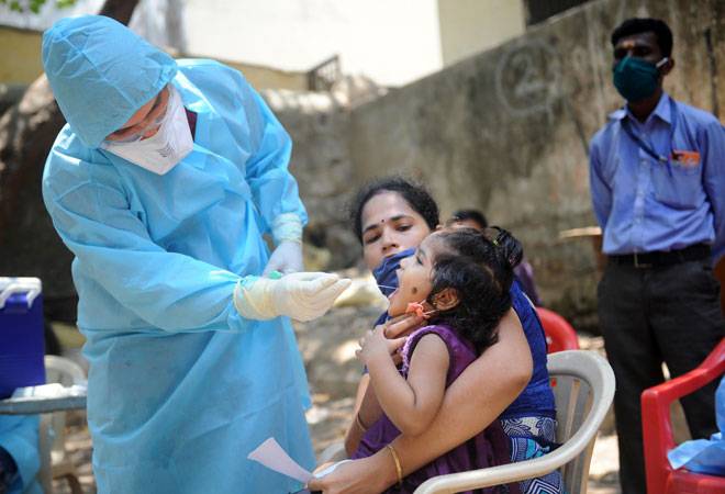 CoronaVirus Live Updates India reports 2,85,914 new #COVID19 cases, 665 deaths in last 24 hours | CoronaVirus Live Updates : चिंताजनक! गेल्या 24 तासांत कोरोनाचे 2.85 लाख नवे रुग्ण; एका दिवसात 30 हजार केसेसची वाढ
