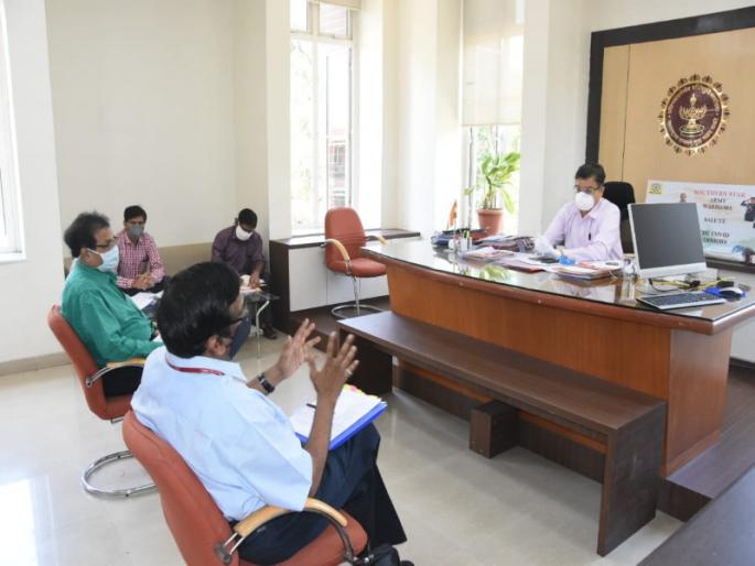 Emphasis on 'contact tracing' of corona positive patients: Central team instructions | कोरोना पॉझिटिव्ह रूग्णांच्या ‘कॉन्टॅक्ट ट्रेसिंग’वर अधिक भर द्या: केंद्रीय पथकाच्या सूचना Emphasis on 'contact tracing' of corona positive patients: Central team instructions | कोरोना पॉझिटिव्ह रूग्णांच्या ‘कॉन्टॅक्ट ट्रेसिंग’वर अधिक भर द्या: केंद्रीय पथकाच्या सूचना