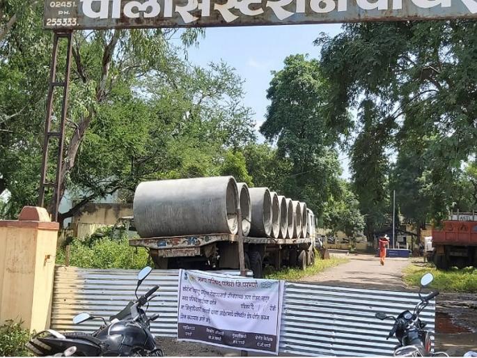 coronavirus: Coronavirus infected four policemen, including an officer in Pathari; Police Thane Seal | coronavirus : पाथरीत एका अधिकाऱ्यासह चार पोलीस कर्मचारी कोरोनाबाधित; पोलीस ठाणे सील coronavirus: Coronavirus infected four policemen, including an officer in Pathari; Police Thane Seal | coronavirus : पाथरीत एका अधिकाऱ्यासह चार पोलीस कर्मचारी कोरोनाबाधित; पोलीस ठाणे सील