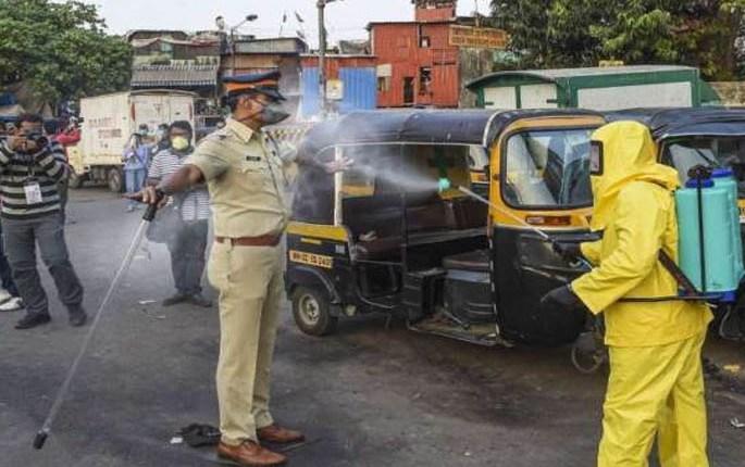 Corona entered in Thane police force again, infects two senior officers including IPS officer | ठाणे पोलीस दलात पुन्हा कोरोनाचा शिरकाव, आयपीएस अधिकाऱ्यासह दोन वरिष्ठ अधिकाऱ्यांना लागण Corona entered in Thane police force again, infects two senior officers including IPS officer | ठाणे पोलीस दलात पुन्हा कोरोनाचा शिरकाव, आयपीएस अधिकाऱ्यासह दोन वरिष्ठ अधिकाऱ्यांना लागण