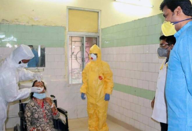 The incidence rate is higher in seven sections | सात विभागात रुग्णवाढीचा दर अधिक The incidence rate is higher in seven sections | सात विभागात रुग्णवाढीचा दर अधिक