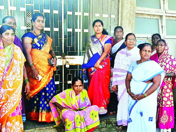 Citizens Protest Against Coronation Class In Sangli | सांगलीत कोरोना कक्षाला नागरिकांचा विरोध Citizens Protest Against Coronation Class In Sangli | सांगलीत कोरोना कक्षाला नागरिकांचा विरोध