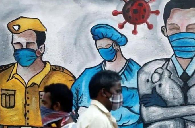 One year to the epidemic; Throughout the year, Corona changed the lives of Solapurkars! | महामारीला एक वर्ष; वर्षभरात कोरोनानं सोलापूरकरांचं जगणंच बदलून टाकलं ! One year to the epidemic; Throughout the year, Corona changed the lives of Solapurkars! | महामारीला एक वर्ष; वर्षभरात कोरोनानं सोलापूरकरांचं जगणंच बदलून टाकलं !