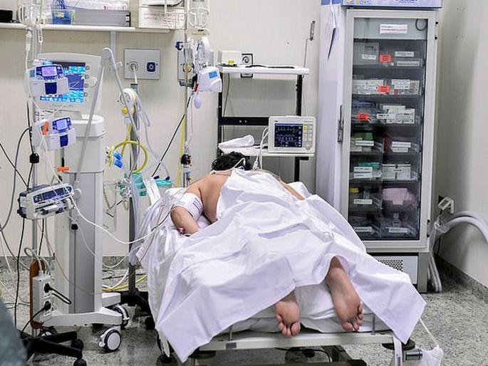 CoronaVirus Do you know why Corona patients sleep on their stomach | CoronaVirus News: कोरोना रुग्णांना पालथं का झोपवतात, माहित्येय का? CoronaVirus Do you know why Corona patients sleep on their stomach | CoronaVirus News: कोरोना रुग्णांना पालथं का झोपवतात, माहित्येय का?