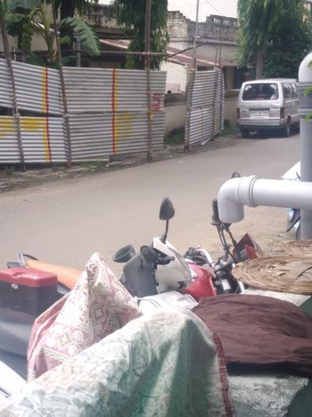 Why raised tin in front of the house? | घरापुढे टिन ठोकण्याचे उपद्व्याप कशासाठी? Why raised tin in front of the house? | घरापुढे टिन ठोकण्याचे उपद्व्याप कशासाठी?