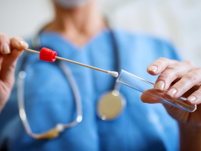CoronaVirus News: 'Carona took patient's swab after funeral !, type revealed from' QR 'code; Negative report given in three minutes | CoronaVirus News : 'अंत्यविधीनंतर घेतला काेराेना रुग्णाचा स्वॅब!, ‘क्यूआर’ कोडमधून उघड झाला प्रकार; तीन मिनिटांत दिला निगेटिव्ह अहवाल CoronaVirus News: 'Carona took patient's swab after funeral !, type revealed from' QR 'code; Negative report given in three minutes | CoronaVirus News : 'अंत्यविधीनंतर घेतला काेराेना रुग्णाचा स्वॅब!, ‘क्यूआर’ कोडमधून उघड झाला प्रकार; तीन मिनिटांत दिला निगेटिव्ह अहवाल