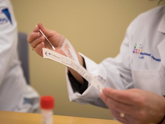 Reduction in the cost of private laboratory corona tests | Good News; खासगी प्रयोगशाळेतून करण्यात येणाºया कोरोना टेस्टच्या किंमतीत घट Reduction in the cost of private laboratory corona tests | Good News; खासगी प्रयोगशाळेतून करण्यात येणाºया कोरोना टेस्टच्या किंमतीत घट