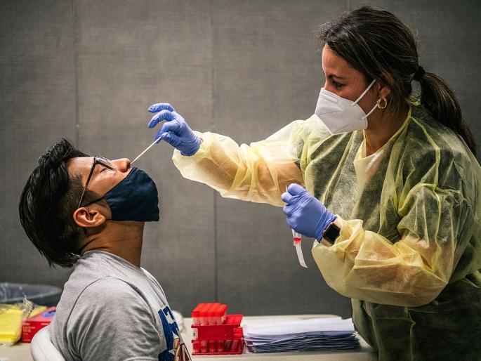 In many states, the patients of the new variant of Corona have increased rapidly, the number of active patients has also increased rapidly | Corona Virus: अनेक राज्यांमध्ये वेगाने वाढले कोरोनाच्या नव्या व्हेरिएंटचे रुग्ण, सक्रिय रुग्णांच्या संख्येतही वाढ In many states, the patients of the new variant of Corona have increased rapidly, the number of active patients has also increased rapidly | Corona Virus: अनेक राज्यांमध्ये वेगाने वाढले कोरोनाच्या नव्या व्हेरिएंटचे रुग्ण, सक्रिय रुग्णांच्या संख्येतही वाढ