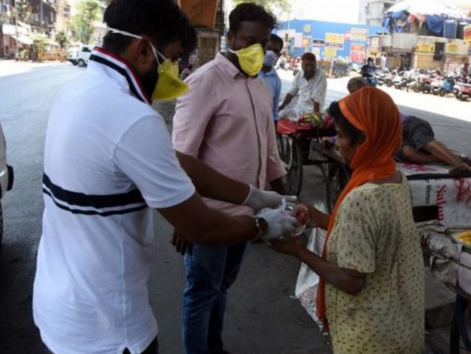 corona warriors get insulting treatment from neighbours rsg | स्वयंसेवक, सामाजिक कार्यकर्त्यांना अपमानास्पद वागणूक ; जनजागृतीची गरज corona warriors get insulting treatment from neighbours rsg | स्वयंसेवक, सामाजिक कार्यकर्त्यांना अपमानास्पद वागणूक ; जनजागृतीची गरज