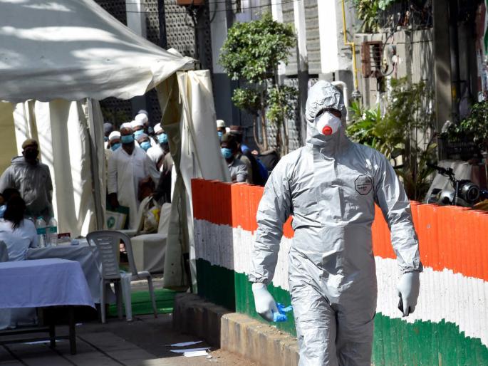 Coronavirus: Coronavirus infects 9 people attending funeral of corona infected patient in Ulhasnagar | Coronavirus: उल्हासनगरात कोरोना बाधित रुग्णाच्या अंत्ययात्रेत सहभागी झालेल्या ९ जणांना कोरोनाची लागण Coronavirus: Coronavirus infects 9 people attending funeral of corona infected patient in Ulhasnagar | Coronavirus: उल्हासनगरात कोरोना बाधित रुग्णाच्या अंत्ययात्रेत सहभागी झालेल्या ९ जणांना कोरोनाची लागण